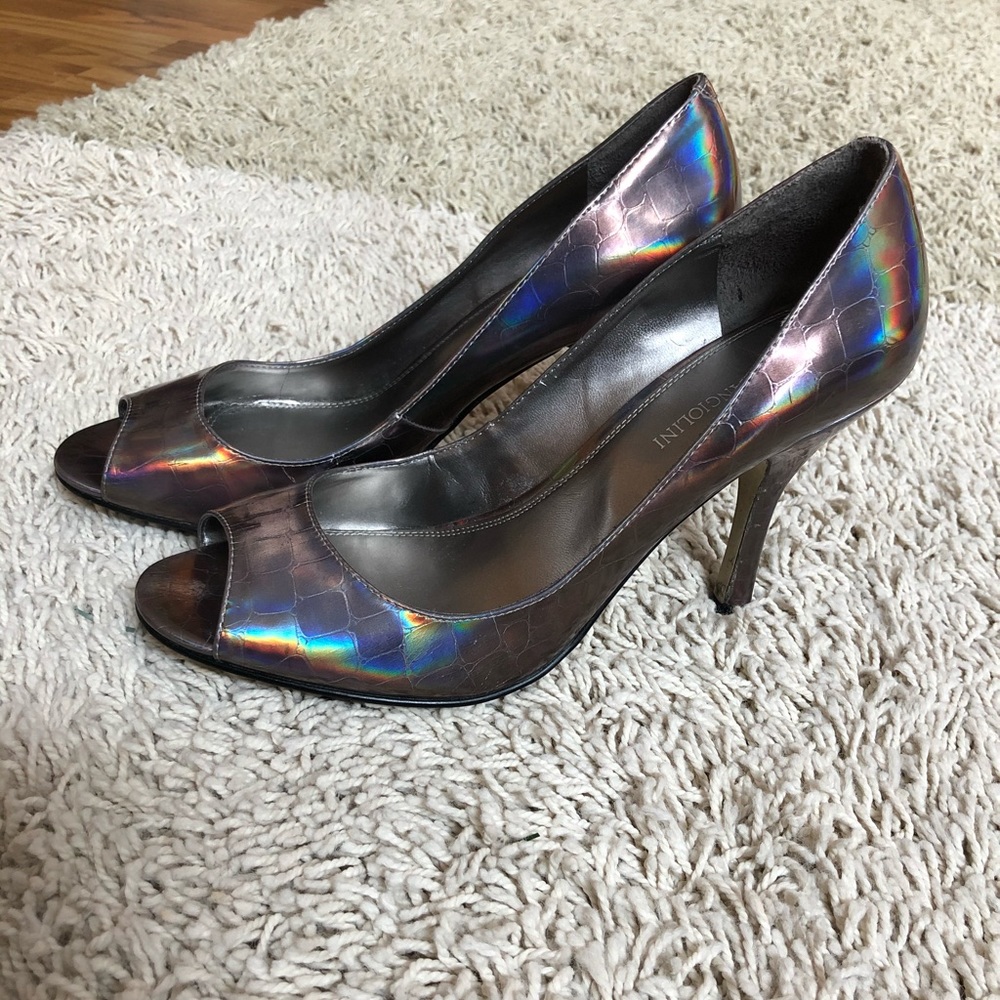 Enzo Angiolini heels. Beautiful silver/bronze metallic color. 8.5 Good condition